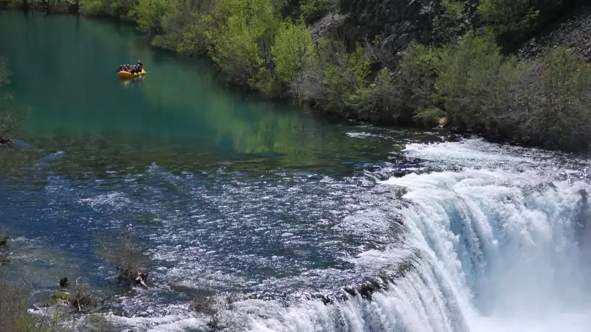 Rafting u Hrvatskoj – Najbolje Lokacije za Nezaboravna Iskustva